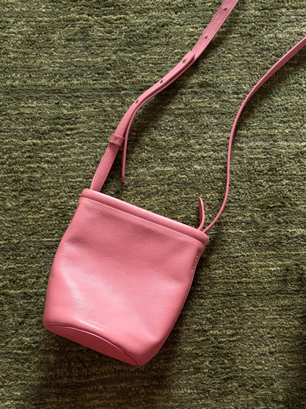 LAST CHANCE Mansur Gavriel Italian Leather Bucket Crossbody Bag in Pink